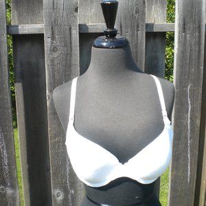 36D White, Motherhood Maternity, Underwire Nursing bra, pre-owned